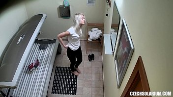 Blonde Teen Cought on Hidden Cam in Public Solarium