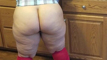 My slut step mom is showing her fat ass on Xvideos