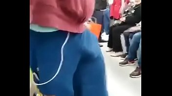 guapo en el metro no puede escondela la santa vergota