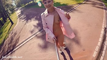 Jeny Smith fully naked in a park got caught