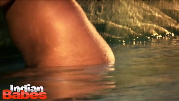 Karishma Kapoor Indian Celebrity Nude Video